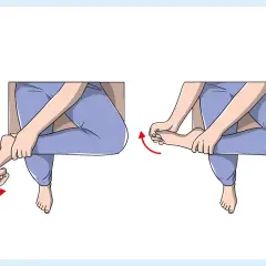 Esercizio per alleviare la fascite plantare: stretching del piede con le mani.